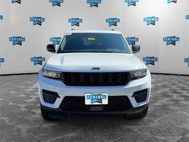 new 2025 Jeep Grand Cherokee car, priced at $46,135