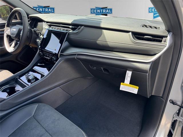 new 2025 Jeep Grand Cherokee L car, priced at $48,730