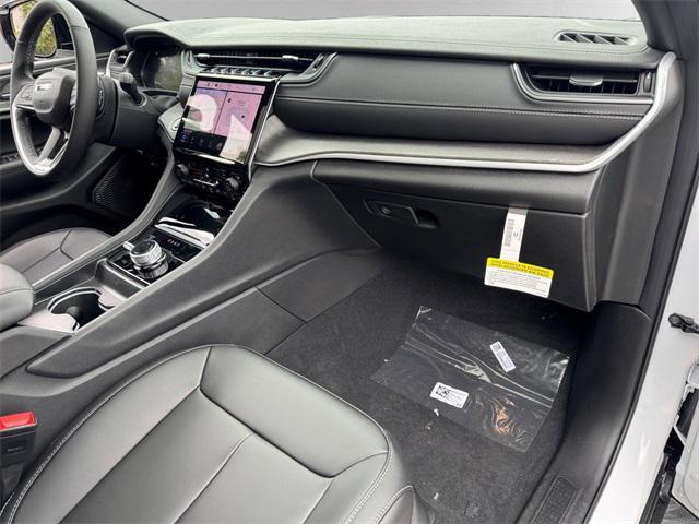 new 2025 Jeep Grand Cherokee car, priced at $52,140
