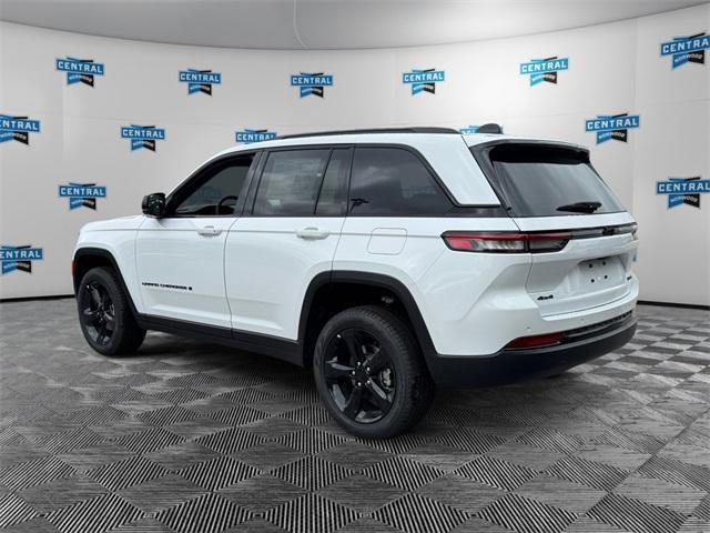 new 2025 Jeep Grand Cherokee car, priced at $52,140