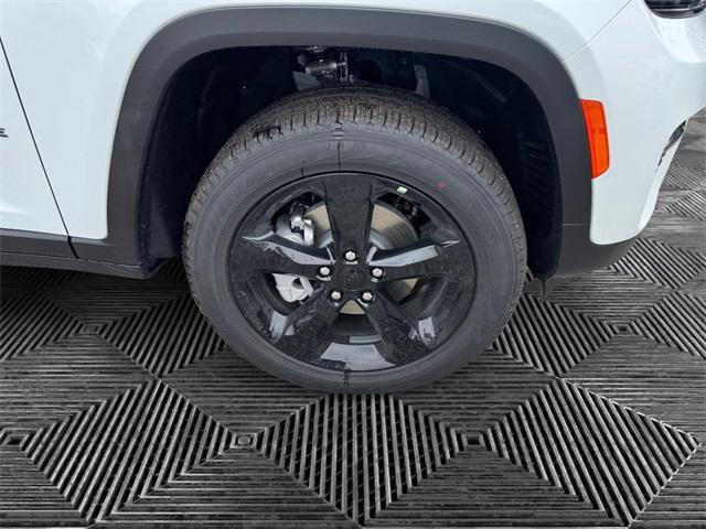 new 2025 Jeep Grand Cherokee car, priced at $52,140