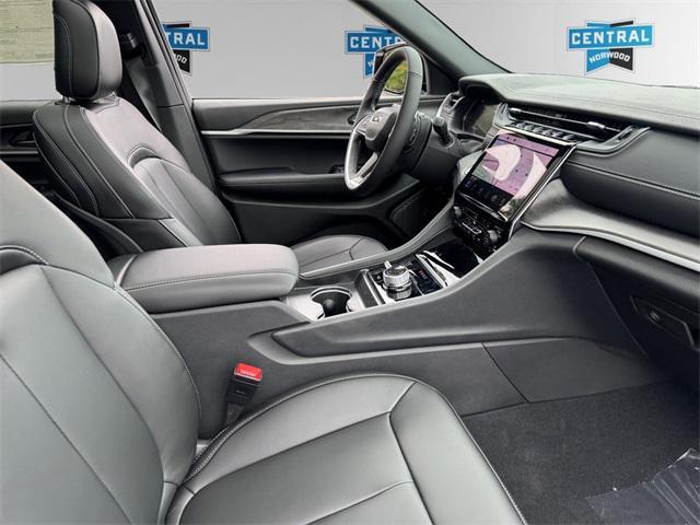 new 2025 Jeep Grand Cherokee car, priced at $52,140