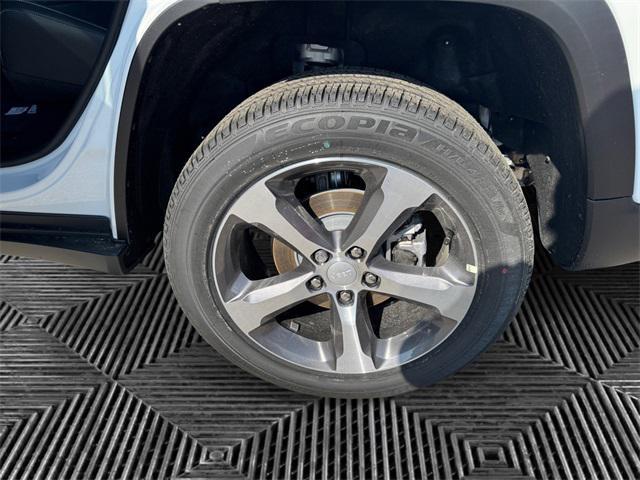 new 2025 Jeep Grand Cherokee car, priced at $55,760