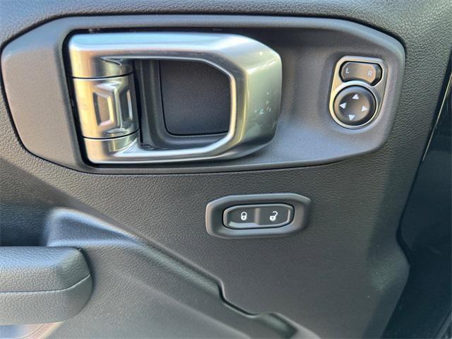 new 2025 Jeep Gladiator car, priced at $48,970