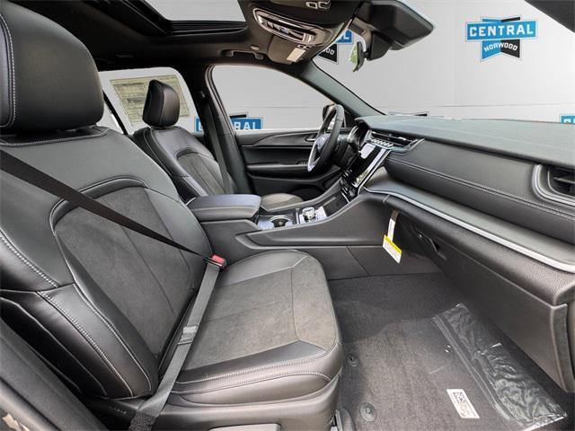 new 2025 Jeep Grand Cherokee car, priced at $46,730