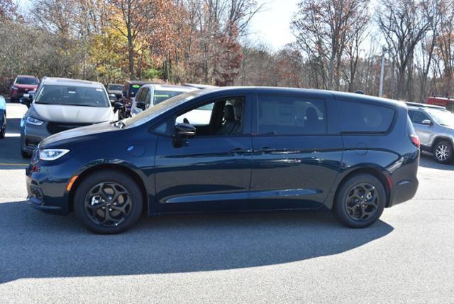 new 2023 Chrysler Pacifica Hybrid car, priced at $53,685