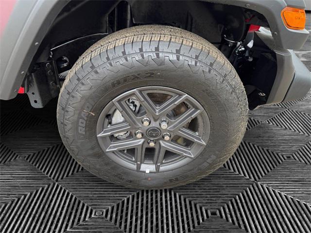 new 2025 Jeep Wrangler car, priced at $46,040