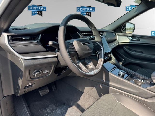 new 2025 Jeep Grand Cherokee car, priced at $46,135