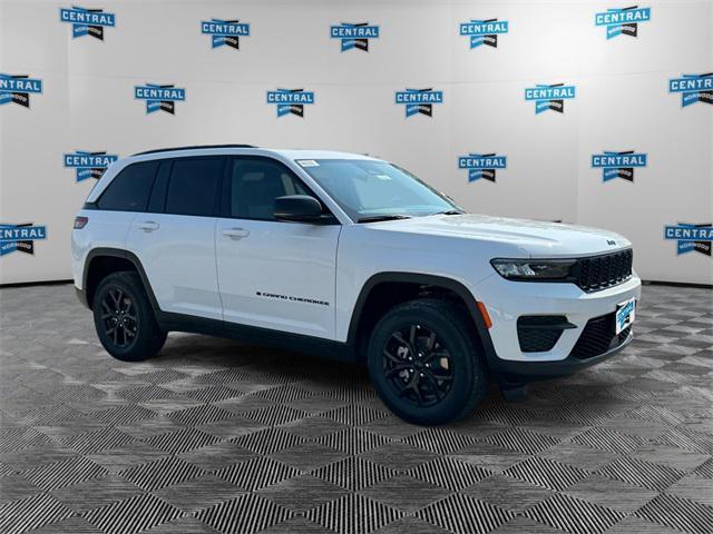 new 2025 Jeep Grand Cherokee car, priced at $46,135