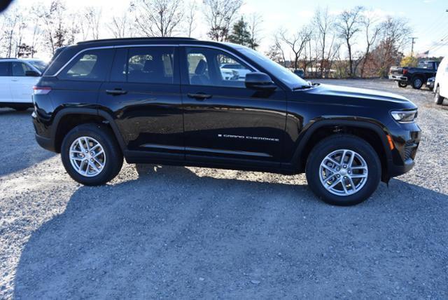 new 2025 Jeep Grand Cherokee car, priced at $43,970