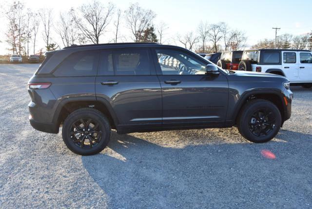 new 2025 Jeep Grand Cherokee car, priced at $46,530