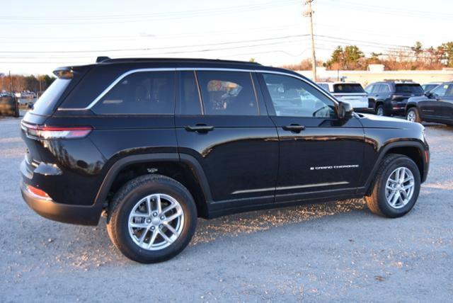 new 2025 Jeep Grand Cherokee car, priced at $43,970