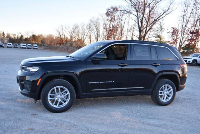 new 2025 Jeep Grand Cherokee car, priced at $43,970