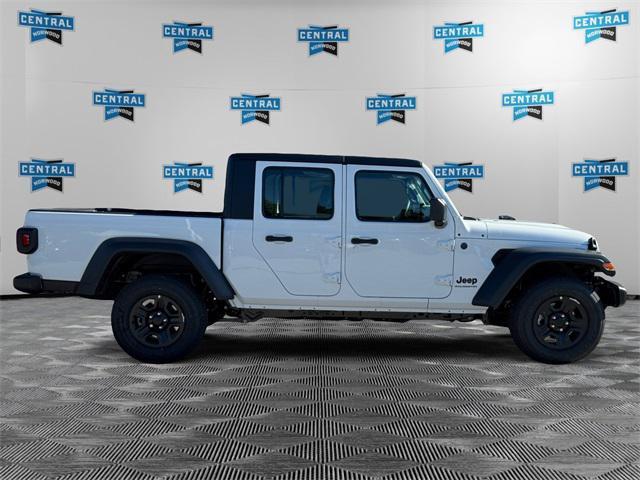 new 2025 Jeep Gladiator car, priced at $42,580