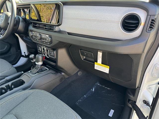 new 2025 Jeep Gladiator car, priced at $42,580