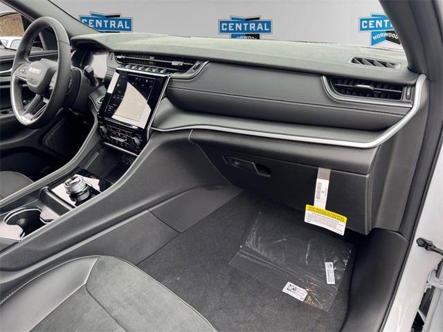 new 2025 Jeep Grand Cherokee car, priced at $46,135