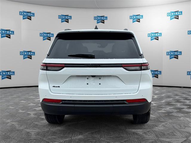 new 2025 Jeep Grand Cherokee car, priced at $46,135