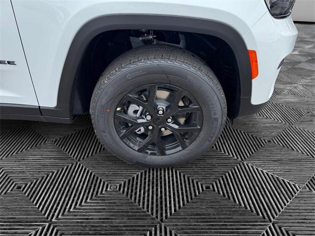 new 2025 Jeep Grand Cherokee car, priced at $46,135