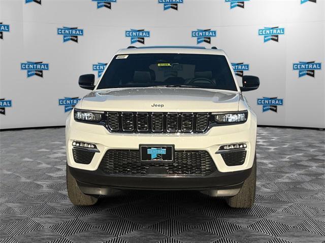 new 2025 Jeep Grand Cherokee car, priced at $49,215