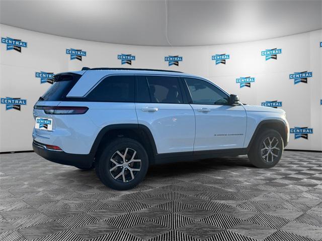 new 2025 Jeep Grand Cherokee car, priced at $49,215