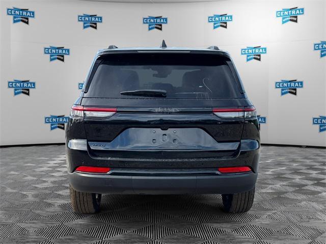 new 2025 Jeep Grand Cherokee car, priced at $46,730