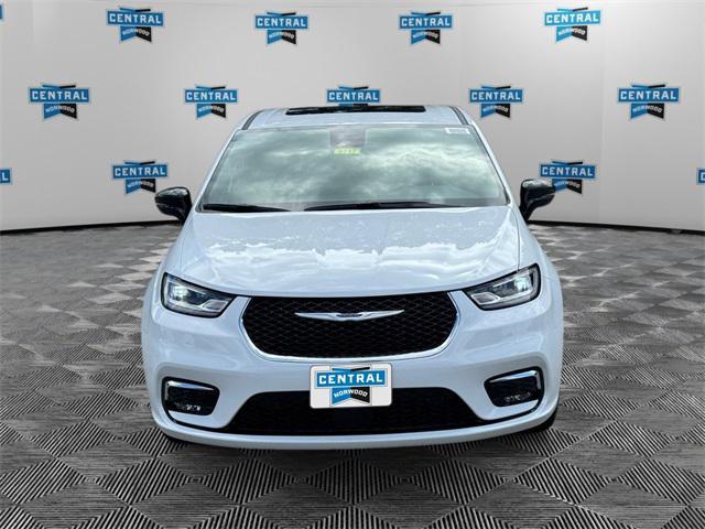 new 2025 Chrysler Pacifica car, priced at $47,735