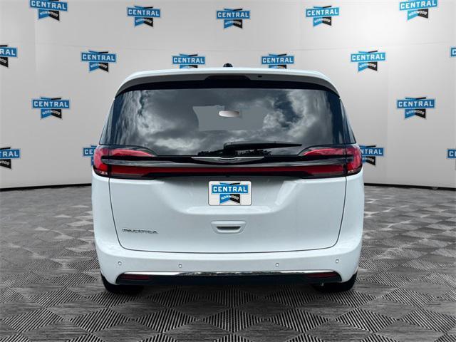new 2025 Chrysler Pacifica car, priced at $47,735