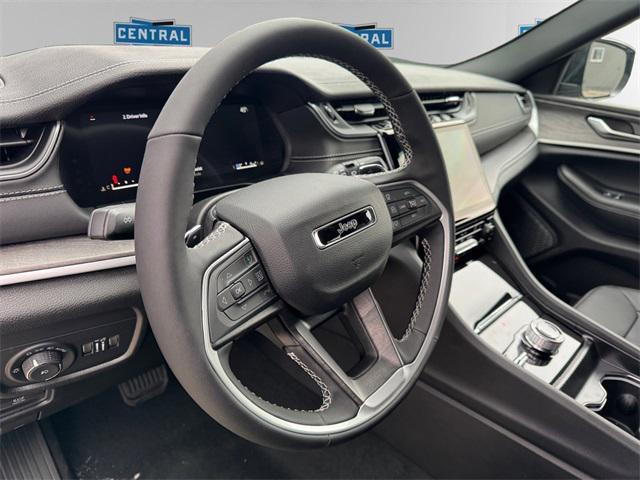 new 2025 Jeep Grand Cherokee car, priced at $50,010