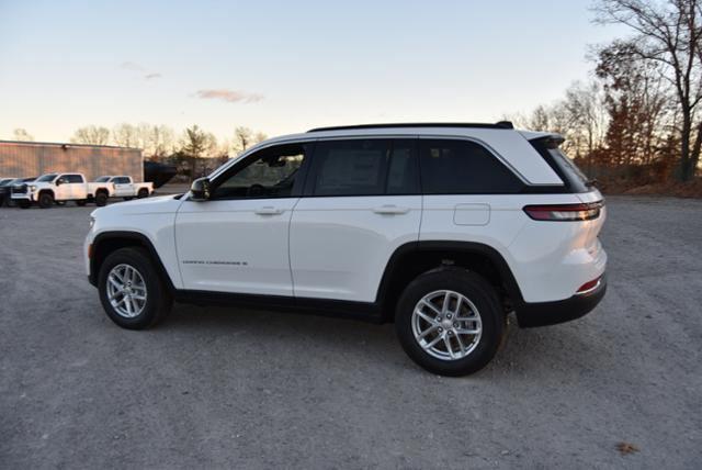 new 2025 Jeep Grand Cherokee car, priced at $43,375