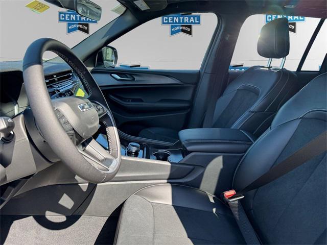 new 2025 Jeep Grand Cherokee car, priced at $46,135