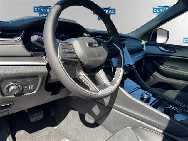 new 2025 Jeep Grand Cherokee car, priced at $46,135