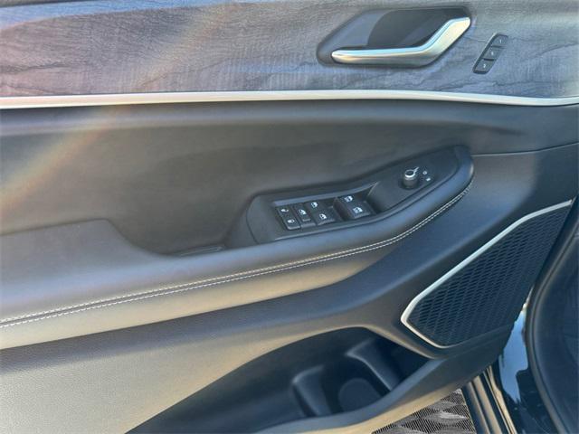 used 2022 Jeep Grand Cherokee car, priced at $34,977
