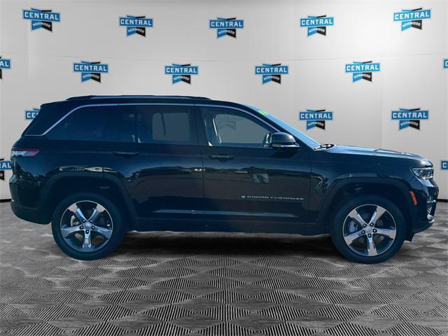 used 2022 Jeep Grand Cherokee car, priced at $34,977