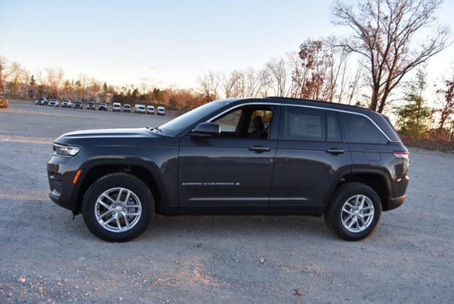 new 2025 Jeep Grand Cherokee car, priced at $43,970