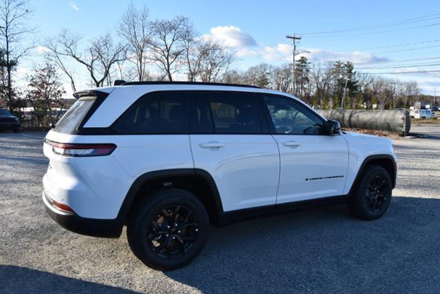 new 2025 Jeep Grand Cherokee car, priced at $45,935