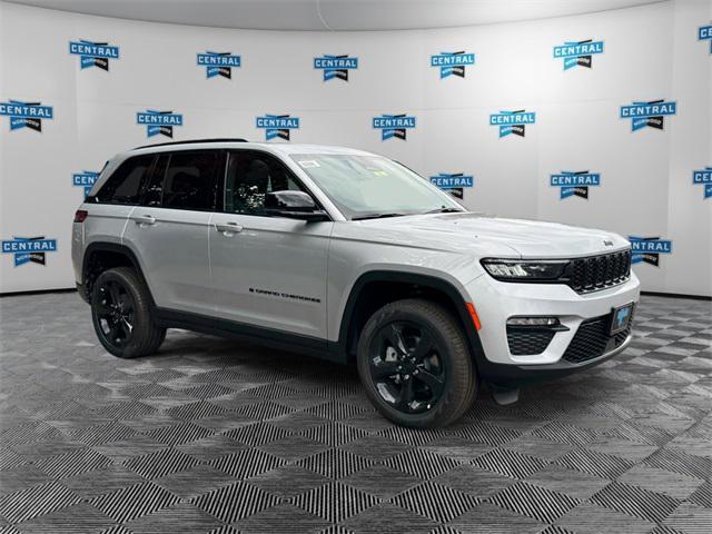 new 2025 Jeep Grand Cherokee car, priced at $52,735