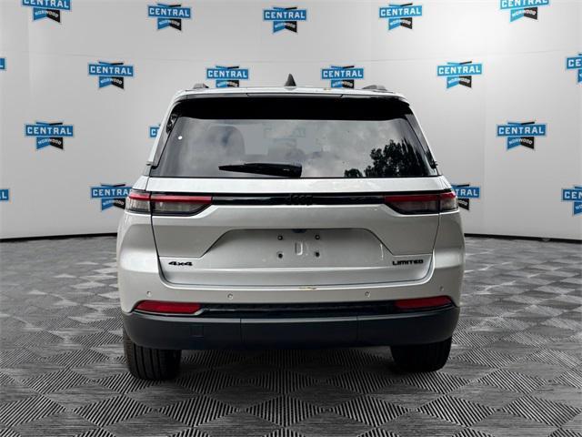 new 2025 Jeep Grand Cherokee car, priced at $52,735