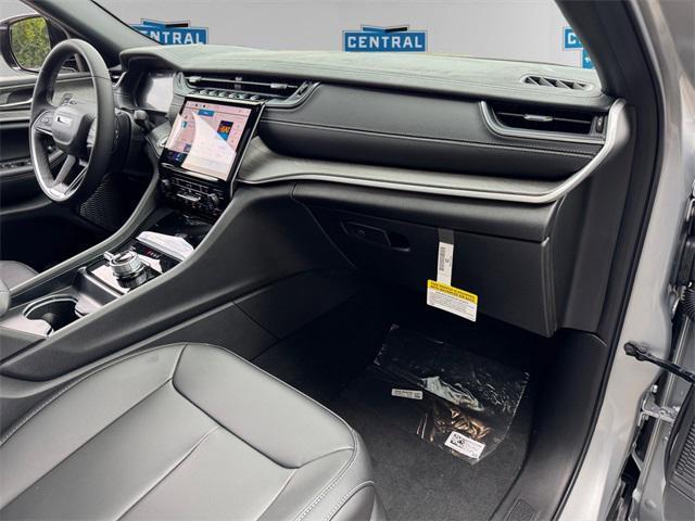 new 2025 Jeep Grand Cherokee car, priced at $52,735