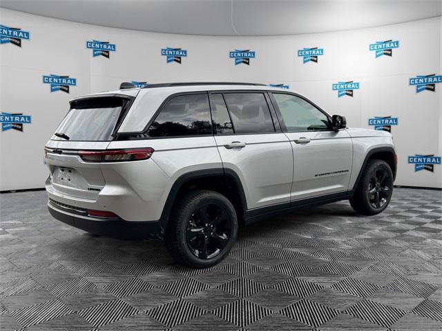 new 2025 Jeep Grand Cherokee car, priced at $52,735
