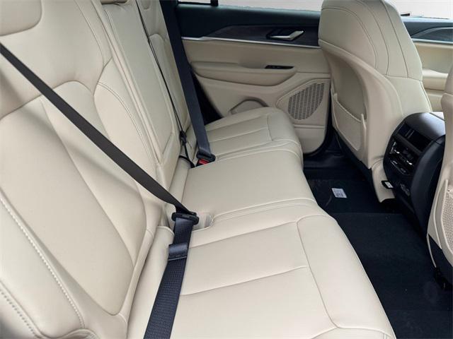 new 2025 Jeep Grand Cherokee car, priced at $50,010