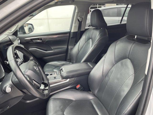 used 2020 Toyota Highlander Hybrid car, priced at $23,750