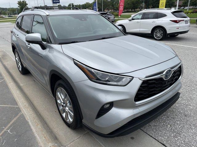 used 2020 Toyota Highlander Hybrid car, priced at $23,750