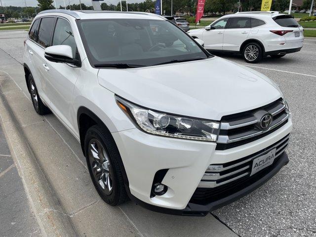 used 2019 Toyota Highlander car, priced at $29,750