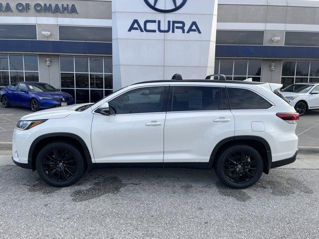 used 2019 Toyota Highlander car, priced at $31,975