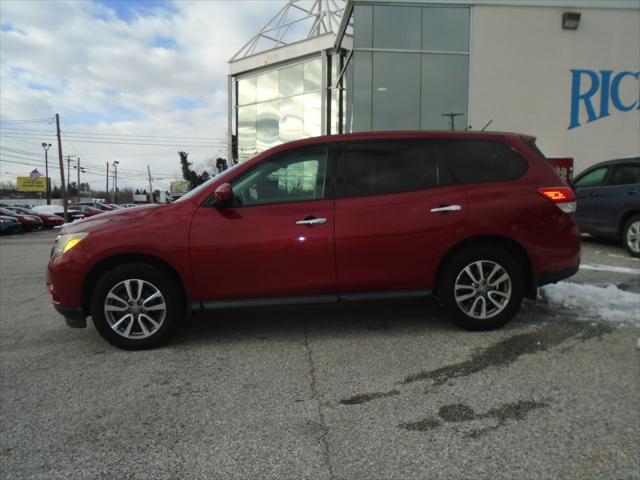 used 2014 Nissan Pathfinder car, priced at $9,900