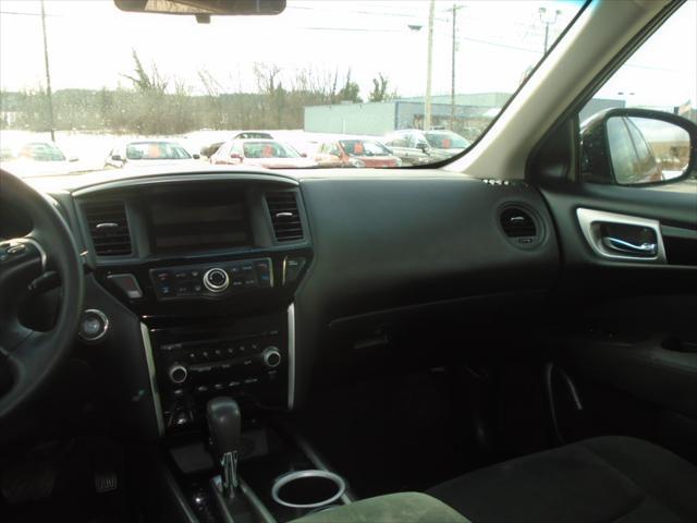 used 2014 Nissan Pathfinder car, priced at $9,900