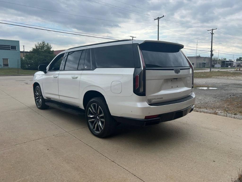 used 2021 Cadillac Escalade ESV car, priced at $61,900