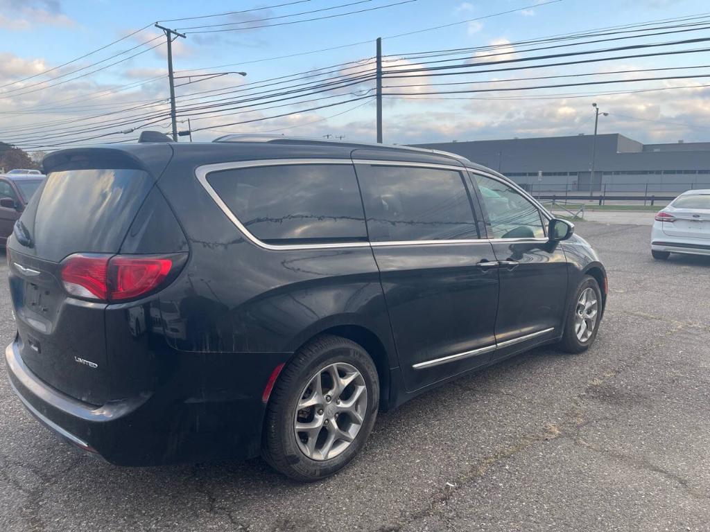 used 2018 Chrysler Pacifica car, priced at $13,995