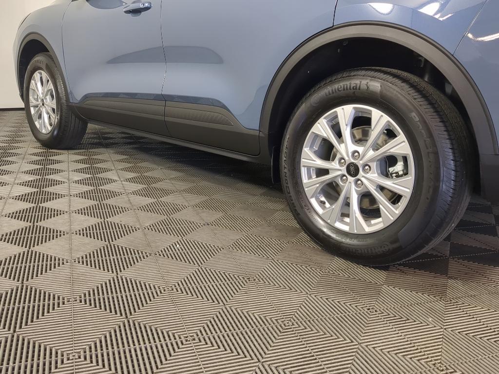 new 2025 Ford Escape car, priced at $28,717