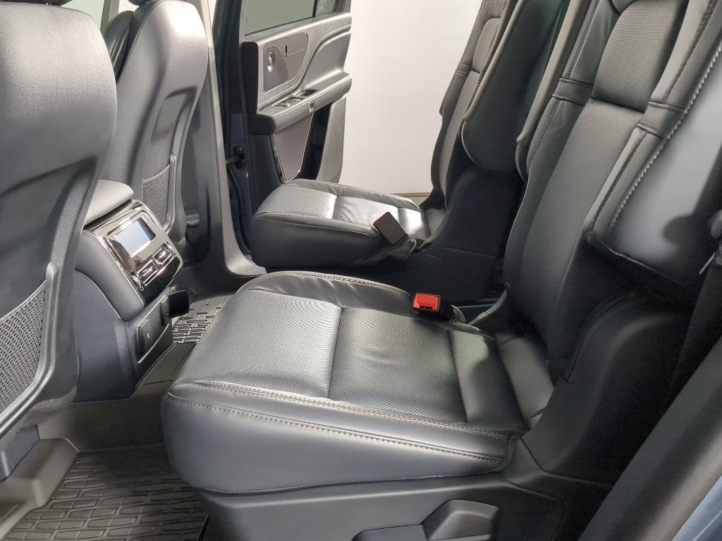 new 2025 Lincoln Aviator car, priced at $71,665